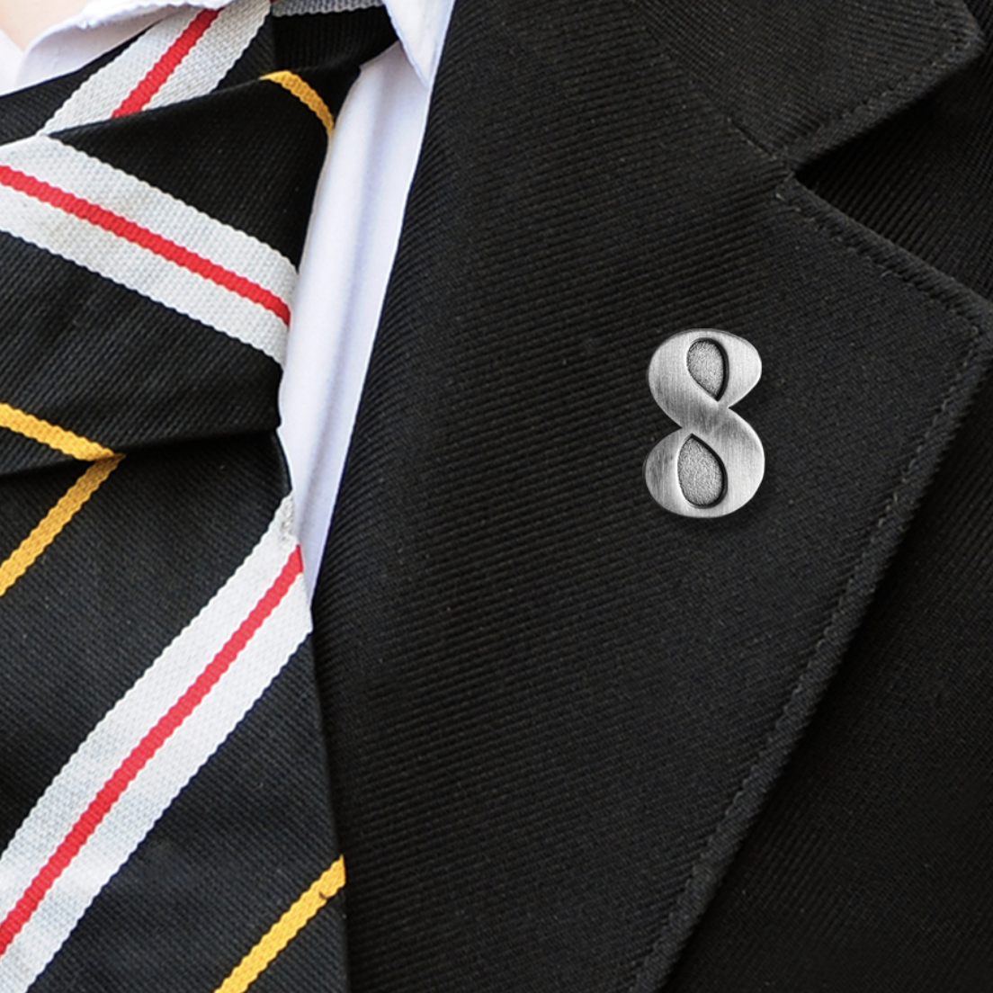 NUMBER 8 YEAR BADGE IN SILVER METAL-2
