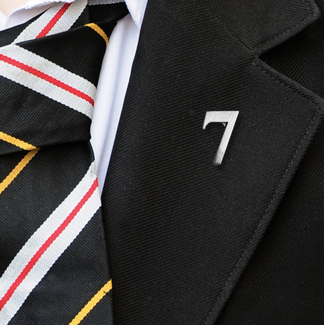 NUMBER 7 YEAR BADGE IN SILVER METAL-1