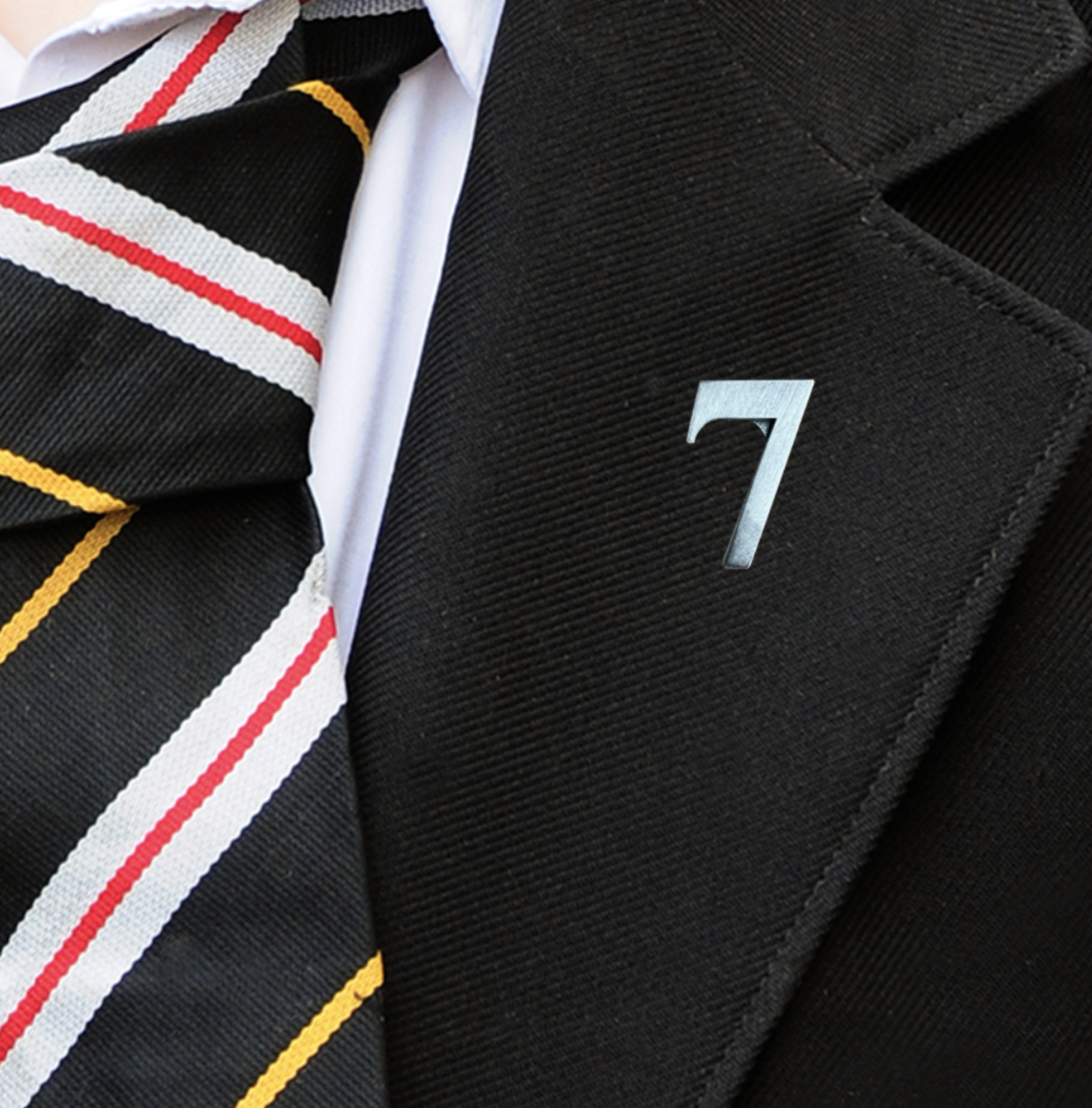 NUMBER 7 YEAR BADGE IN PLATINUM METAL-1